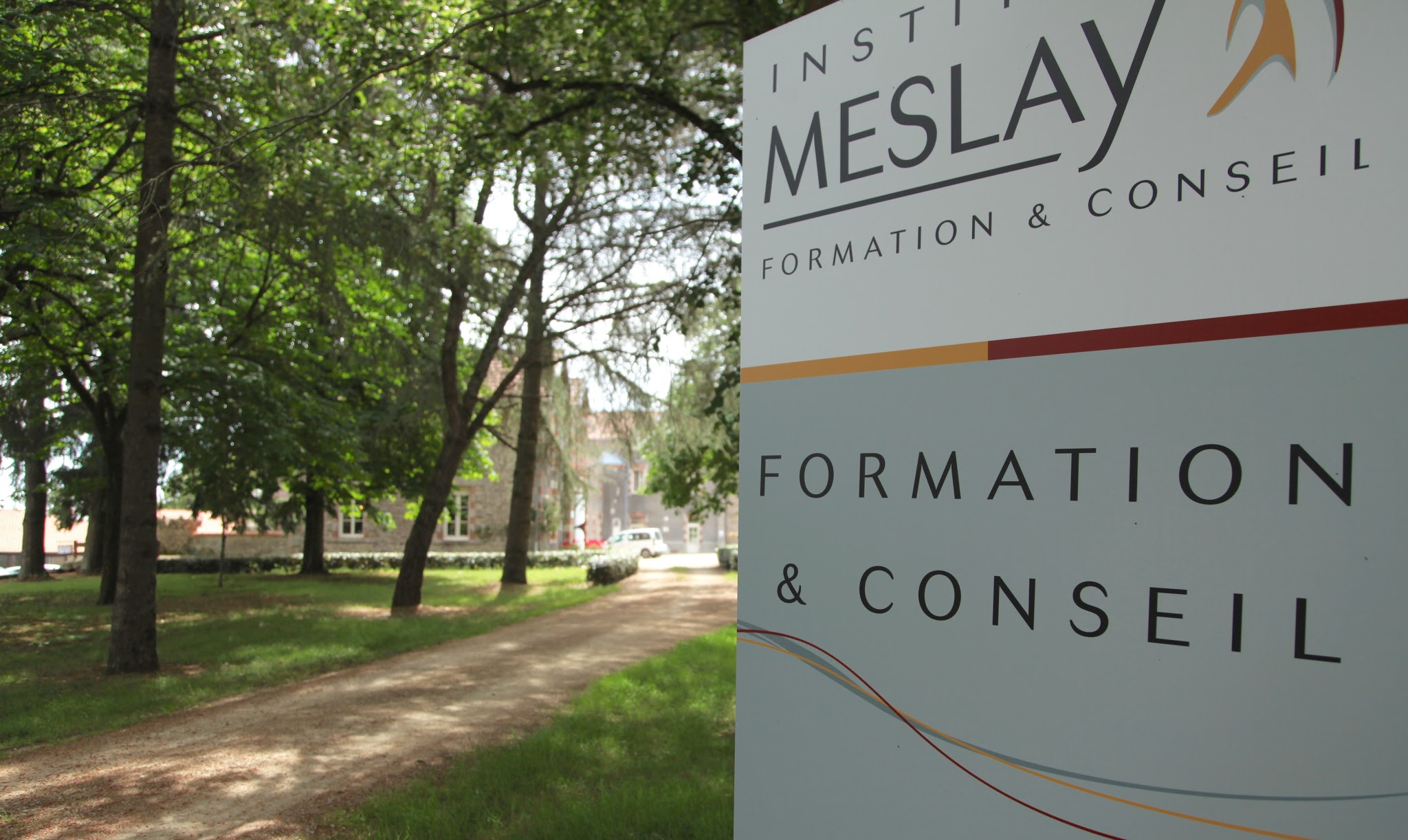 Allee Panneau Institut Meslay